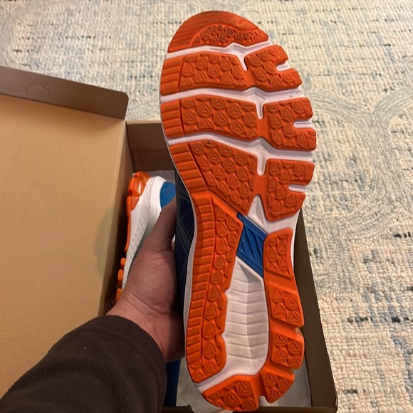 ASICS GT1000 10 Running Shoes - Picture 5 of 7